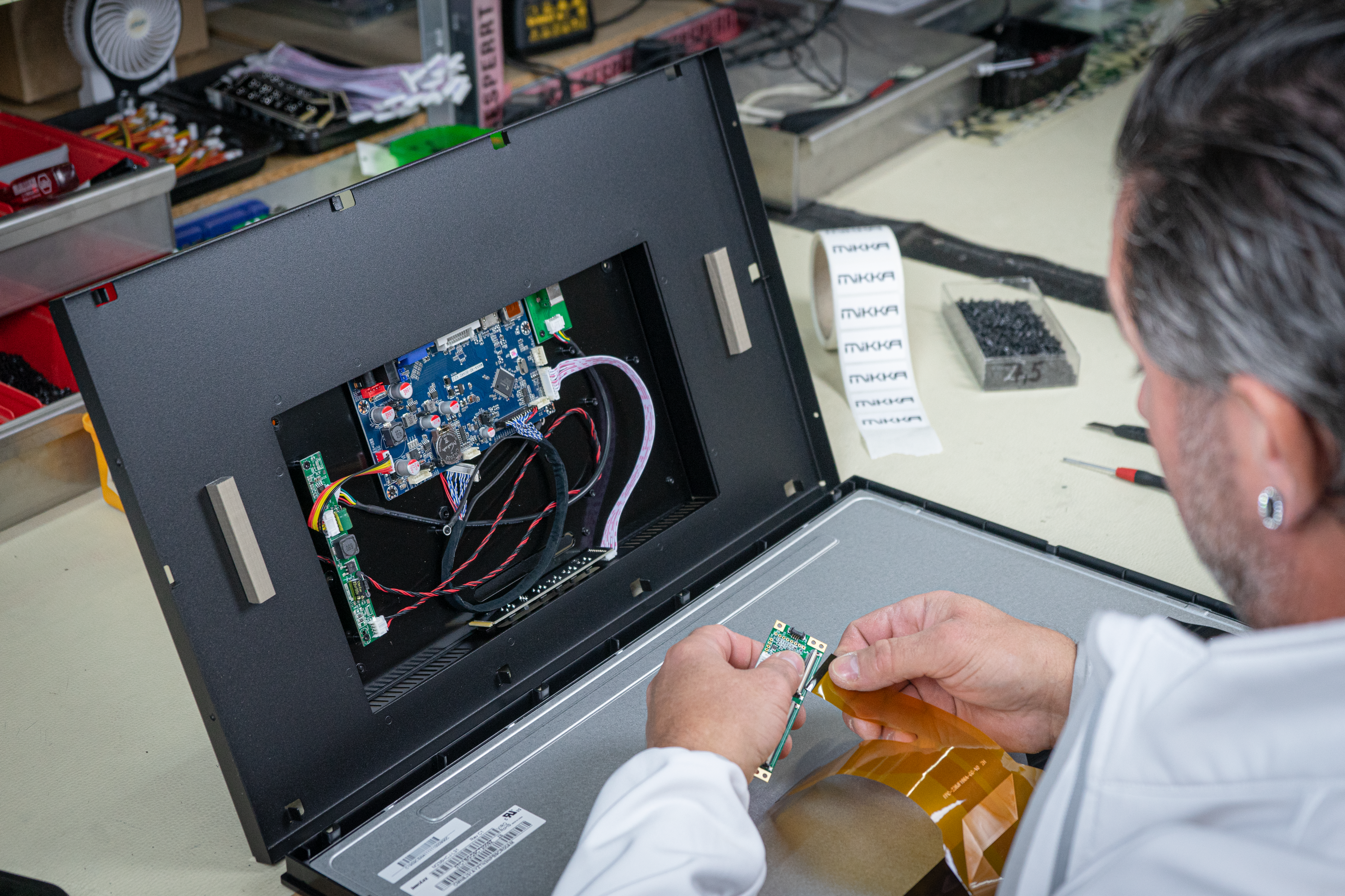 Challenging tasks make working at MIKKA exciting | © MIKKA GmbH Challenging tasks motivate and make working at MIKKA interesting | © MIKKA GmbH
