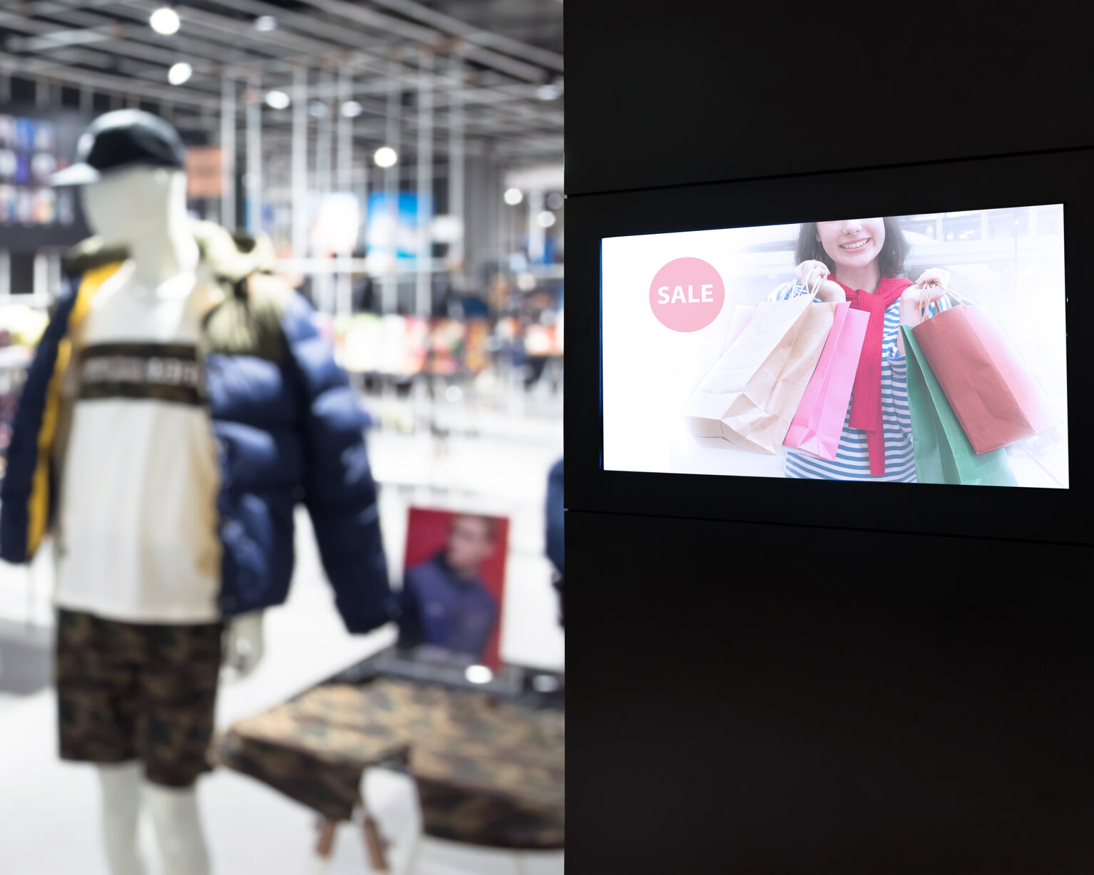 MIKKA Public Displays kommen bei digitale Werbeflächen in Kaufhäusern und Showrooms des Handels zum Einsatz