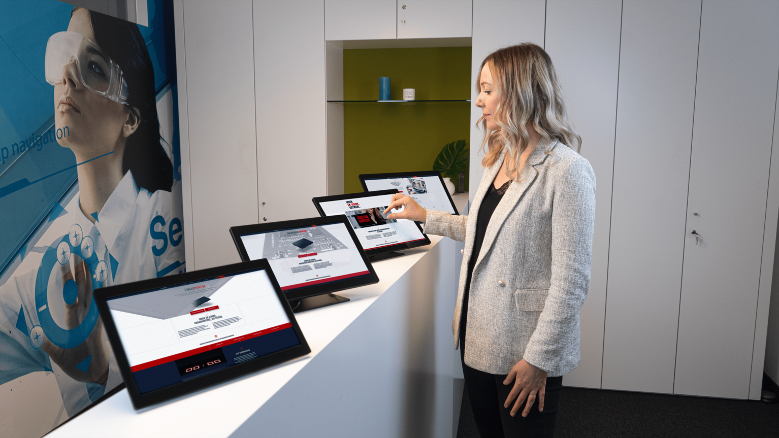 MIKKA Anti Glare Desktop Monitor ist entspiegelt und damit optimiert für Einsatz in hellen Umgebungen in Büros und Konferenzräumen | © MIKKA GmbH